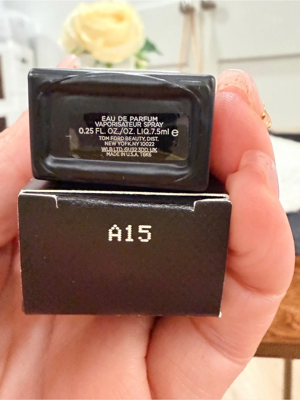 Tom Ford Black Miniature Bottle with TF Logo - Picture 3 of 4